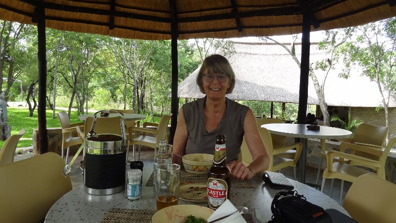 Mittagessen Musango Lodge.jpg